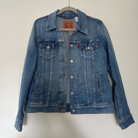 Levi's Jackets & Blazers - Levi's Women’s Light Blue Denim Jacket